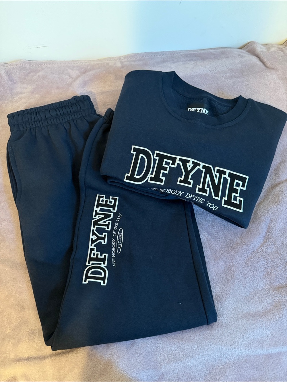 DFYNE Men's Black Sweatpants Joggers and Sweater with LongSleeve